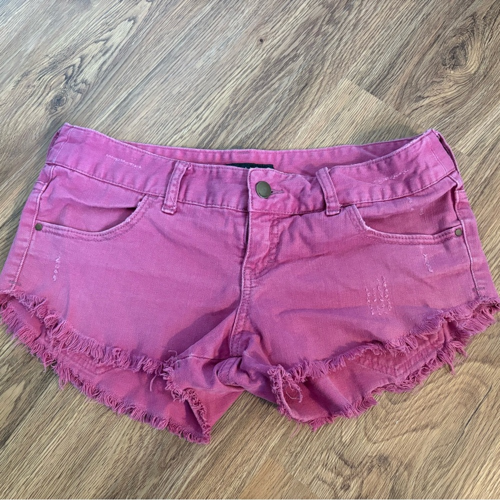 Billabong Pink Frayed Hem Shorts size 30  (0186)